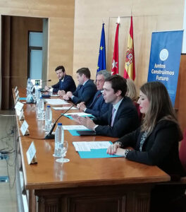 Jornada_primer_empleo_mesa_lateral